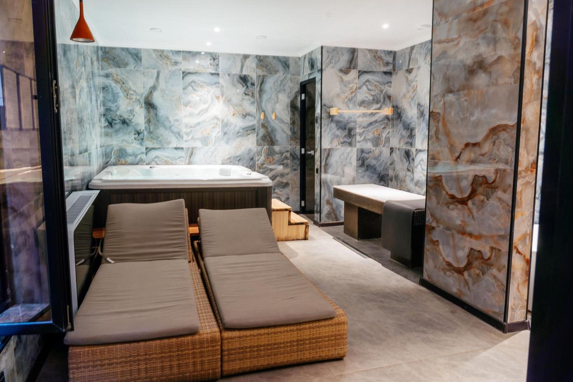 Sulo Vip Spa Atyraū Eksteriør bilde